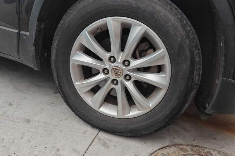 Used Buick Envision 2014 28T Four-Wheel Drive Elite Model Right Front Wheel Hub