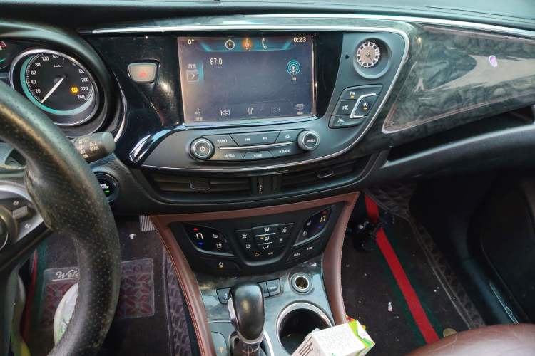 Used Buick Envision 2014 28T Four-Wheel Drive Luxury Model Audio And AC Panel