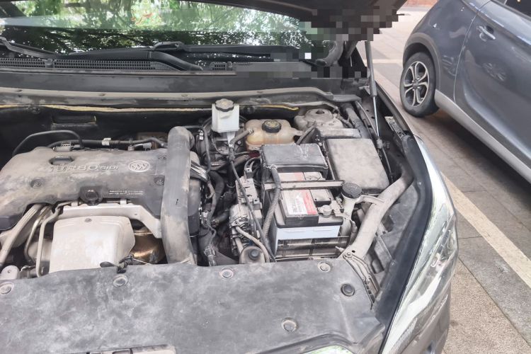 Used Buick Envision 2014 28T Four-Wheel Drive Luxury Model Engine Bay Left
