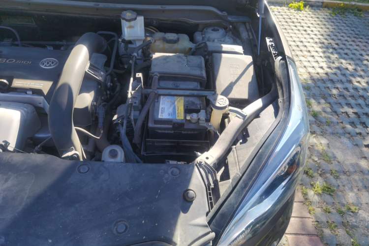 Used Buick Envision 2014 28T Four-Wheel Drive Elite Model Engine Bay Left