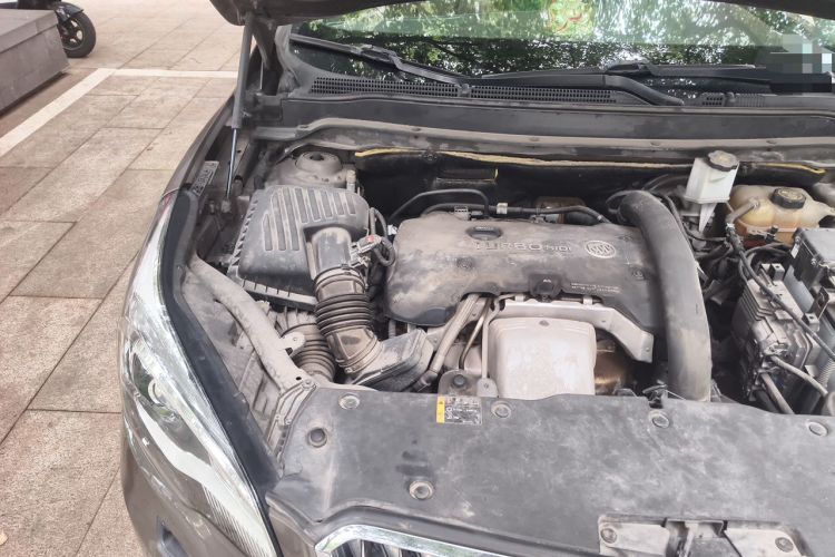 Used Buick Envision 2014 28T Four-Wheel Drive Luxury Model Engine Bay Right