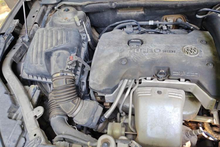 Used Buick Envision 2014 28T Four-Wheel Drive Elite Model Engine Bay Right