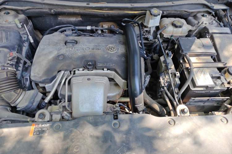 Used Buick Envision 2014 28T Four-Wheel Drive Elite Model Engine Bay