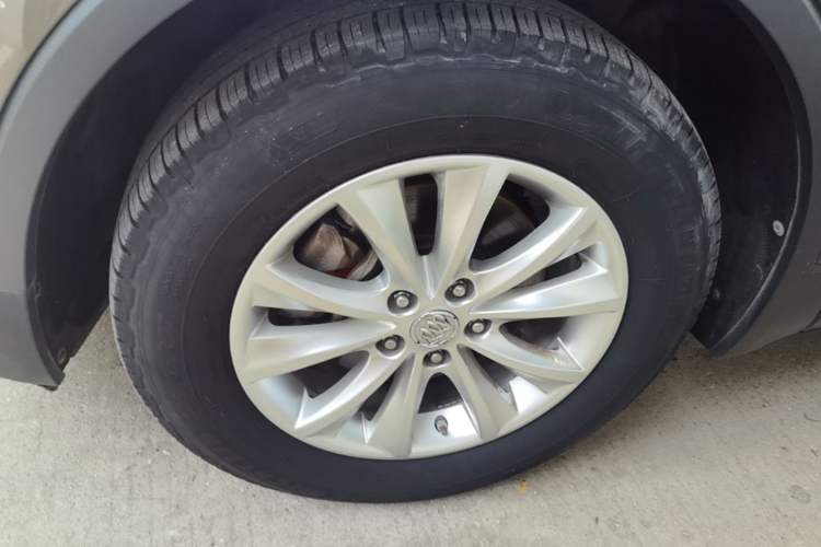 Used Buick Envision 2014 28T Four-Wheel Drive Elite Model Left Front Wheel Hub