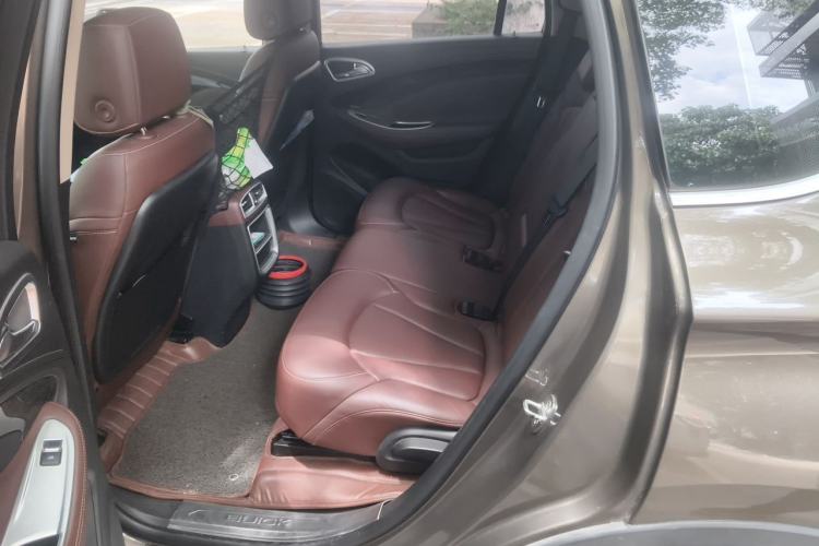 Used Buick Envision 2014 28T Four-Wheel Drive Luxury Model Left Rear Seat