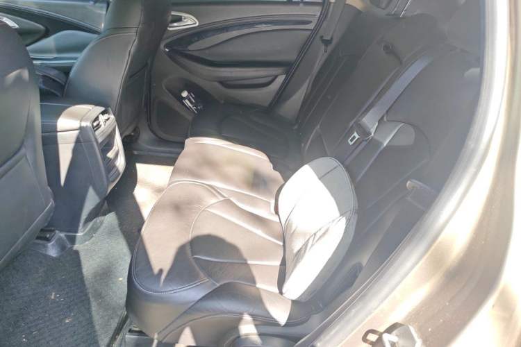 Used Buick Envision 2014 28T Four-Wheel Drive Elite Model Left Rear Seat