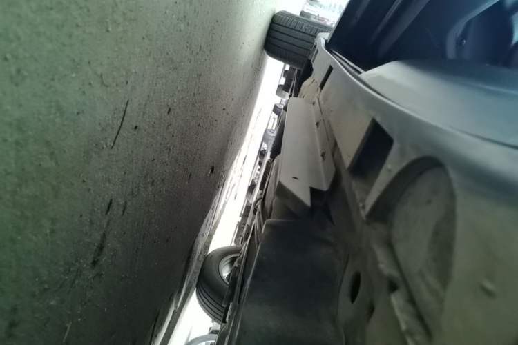 Used Buick Envision 2014 28T Four-Wheel Drive Elite Model Left Side Sill