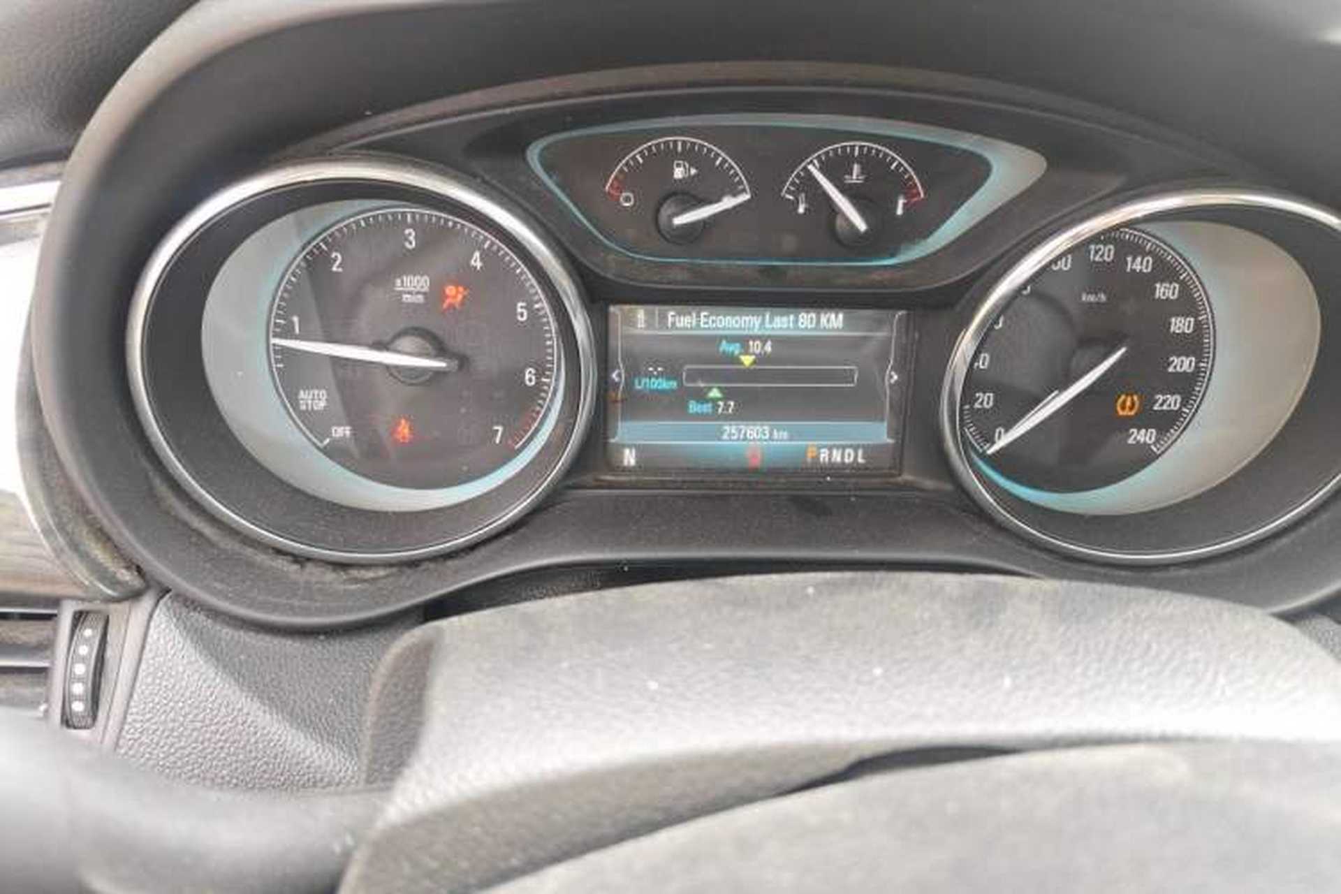 Used Buick Envision 2014 28T Four-Wheel Drive Luxury Model Odometer Close Up