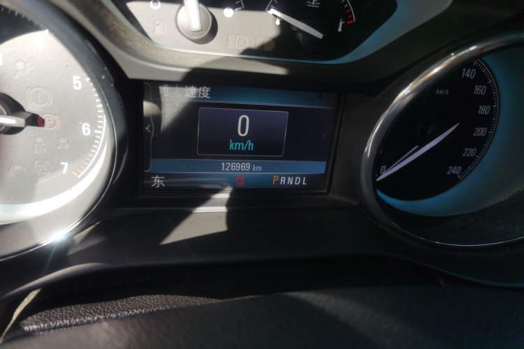 Used Buick Envision 2014 28T Four-Wheel Drive Elite Model Odometer Close Up