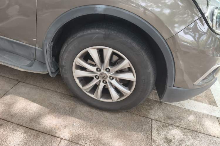 Used Buick Envision 2014 28T Four-Wheel Drive Luxury Model Right Front Wheel Hub