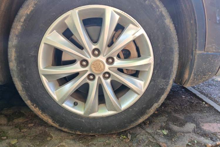 Used Buick Envision 2014 28T Four-Wheel Drive Elite Model Right Front Wheel Hub