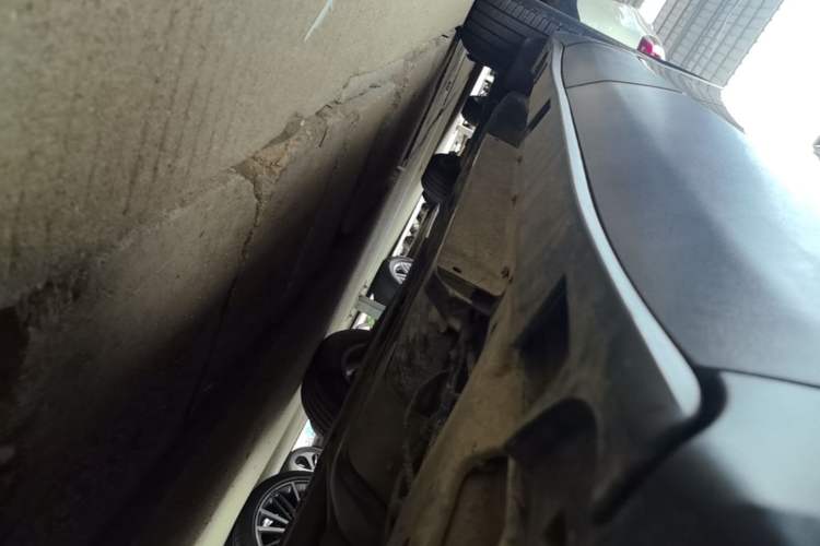 Used Buick Envision 2014 28T Four-Wheel Drive Elite Model Right Side Sill