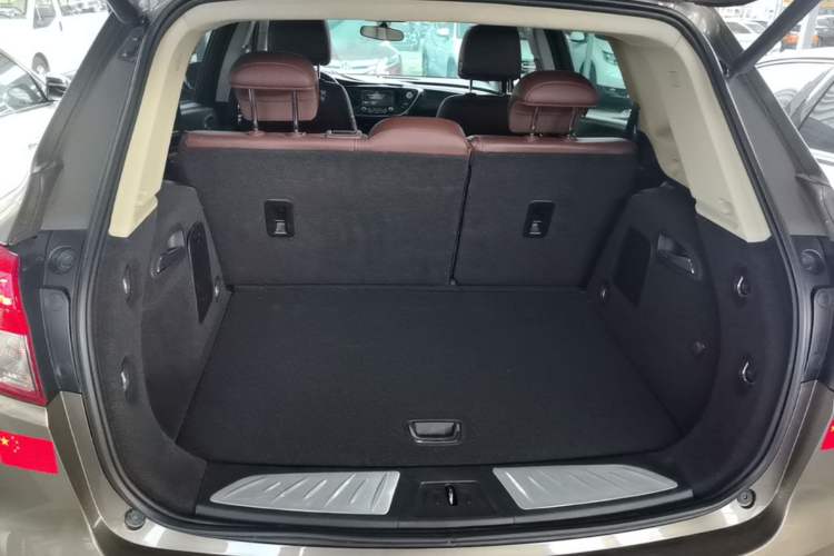 Used Buick Envision 2014 28T Four-Wheel Drive Elite Model Trunk