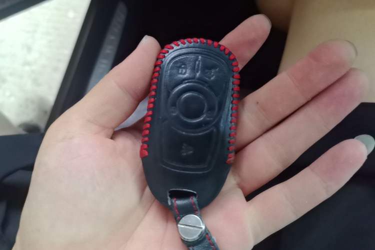 Used Buick Envision 2014 28T Four-Wheel Drive Elite Model Vehicle Key