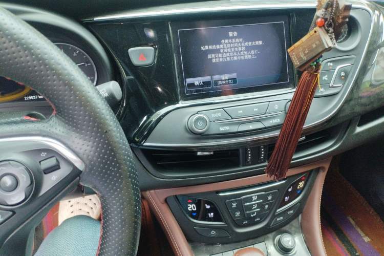 Used Buick Envision 2014 28T All-Wheel-Drive Versatile Sports Flagship Edition Audio And AC Panel