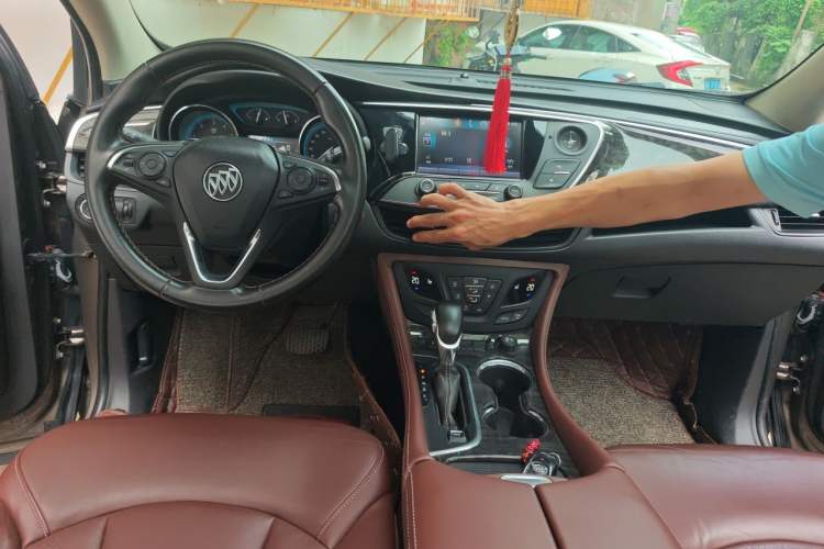 Used Buick Envision 2014 28T Four-Wheel Drive Elite Model Center Console