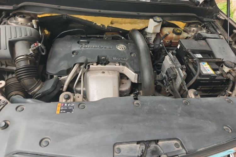 Used Buick Envision 2014 28T Four-Wheel Drive Elite Model Engine Bay