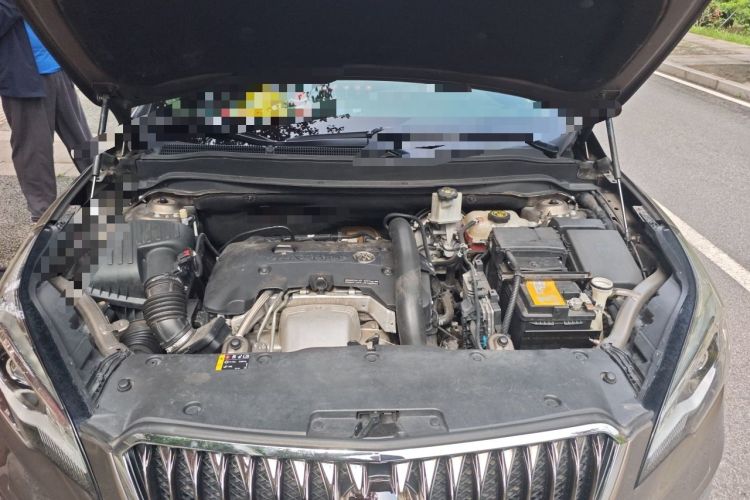 Used Buick Envision 2014 28T Four-Wheel Drive Luxury Model Engine Bay