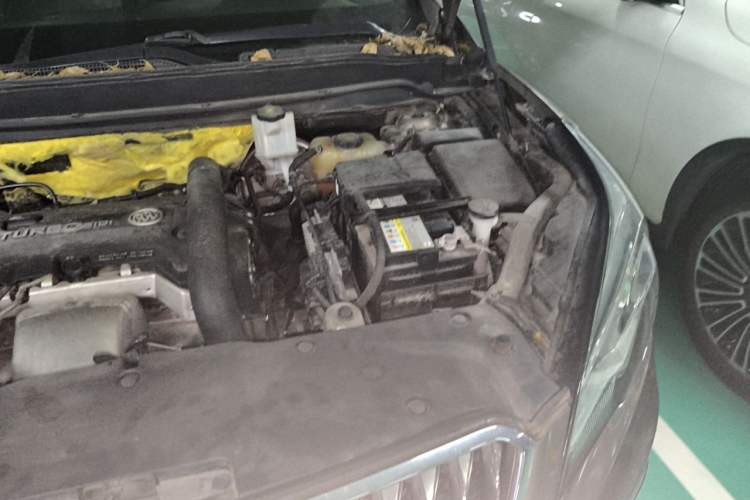 Used Buick Envision 2014 28T Four-Wheel Drive Luxury Model Engine Bay Left