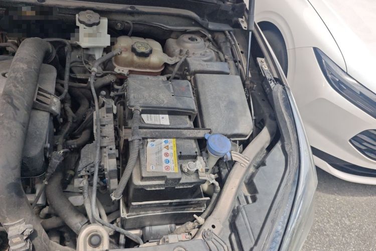 Used Buick Envision 2014 28T Four-Wheel Drive Elite Model Engine Bay Left