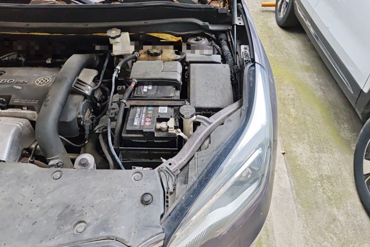 Used Buick Envision 2014 28T Four-Wheel Drive Elite Model Engine Bay Left