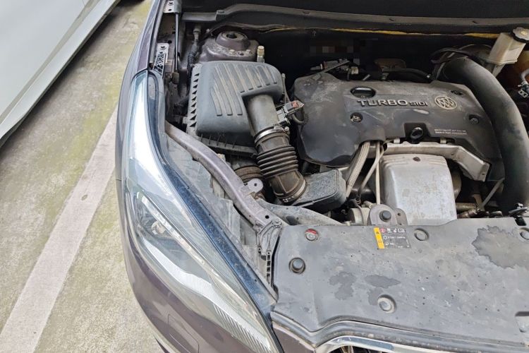 Used Buick Envision 2014 28T Four-Wheel Drive Elite Model Engine Bay Right
