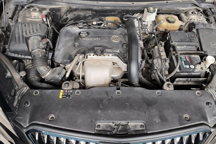 Used Buick Envision 2014 28T Four-Wheel Drive Luxury Model Engine Bay