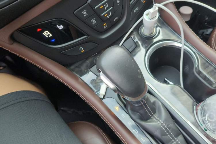 Used Buick Envision 2014 28T Four-Wheel Drive Elite Model Gear Lever