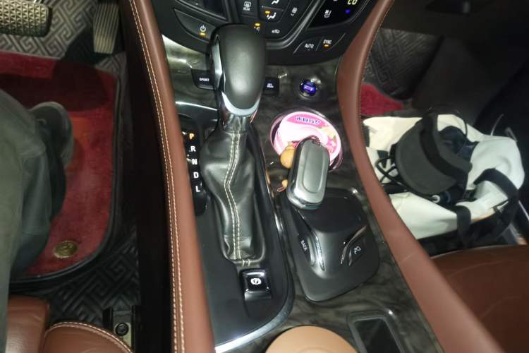 Used Buick Envision 2014 28T All-Wheel-Drive Versatile Sports Flagship Edition Gear Lever