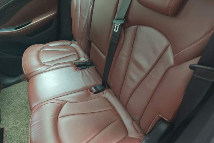 Used Buick Envision 2014 28T Four-Wheel Drive Elite Model Left Rear Seat