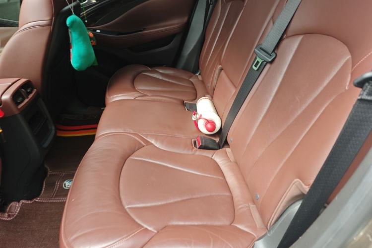 Used Buick Envision 2014 28T Four-Wheel Drive Luxury Model Left Rear Seat