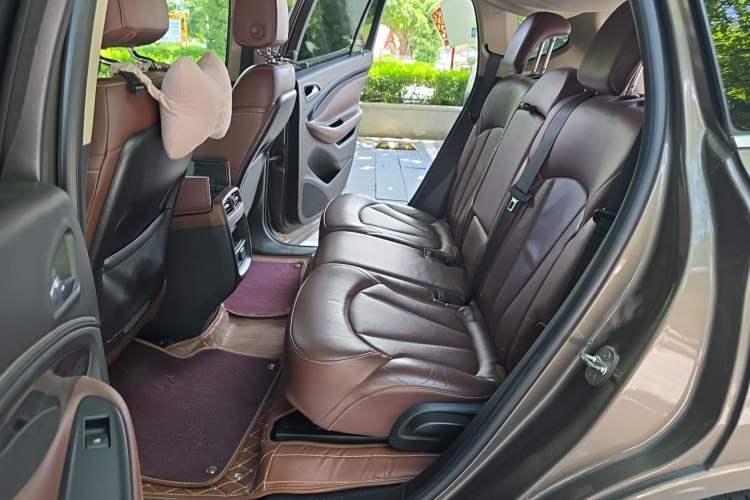 Used Buick Envision 2014 28T Four-Wheel Drive All-Terrain Flagship Edition Left Rear Seat