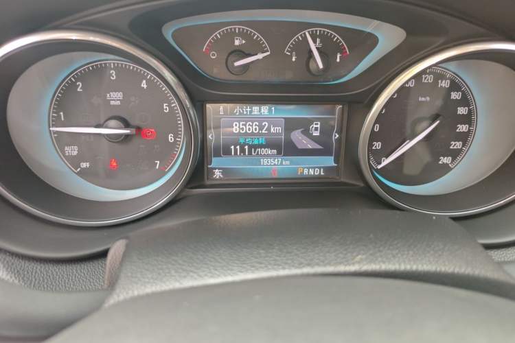 Used Buick Envision 2014 28T Four-Wheel Drive Luxury Model Odometer Close Up