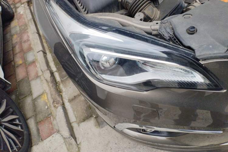Used Buick Envision 2014 28T All-Wheel-Drive Versatile Sports Flagship Edition Right Front Headlight