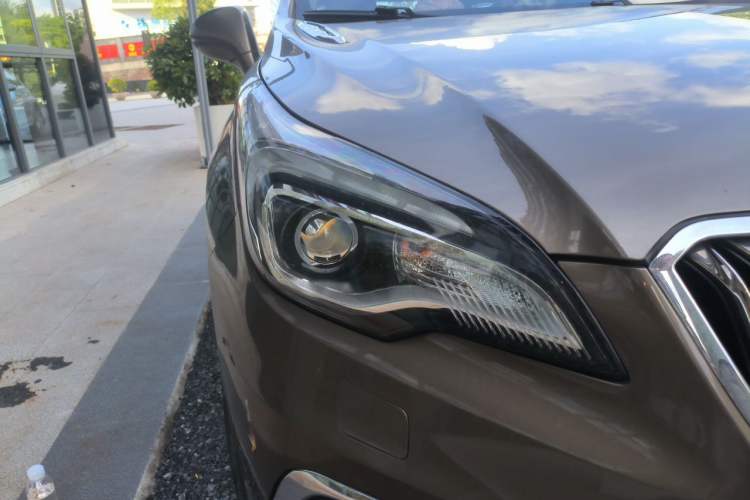 Used Buick Envision 2014 28T Four-Wheel Drive Elite Model Right Front Headlight