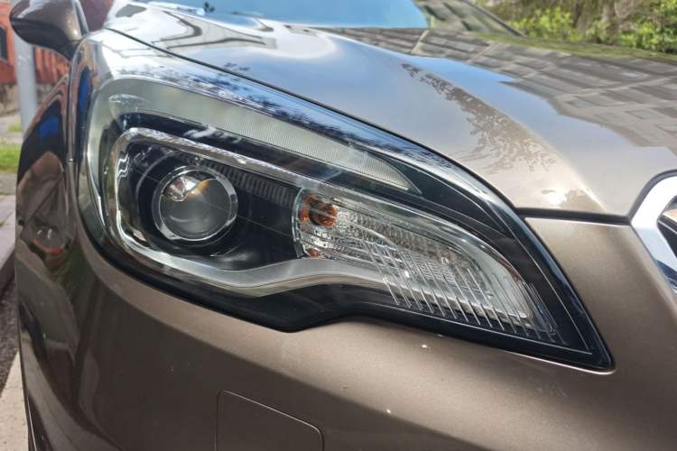 Used Buick Envision 2014 28T Four-Wheel Drive Luxury Model Right Front Headlight