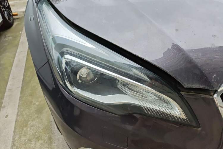 Used Buick Envision 2014 28T Four-Wheel Drive Elite Model Right Front Headlight