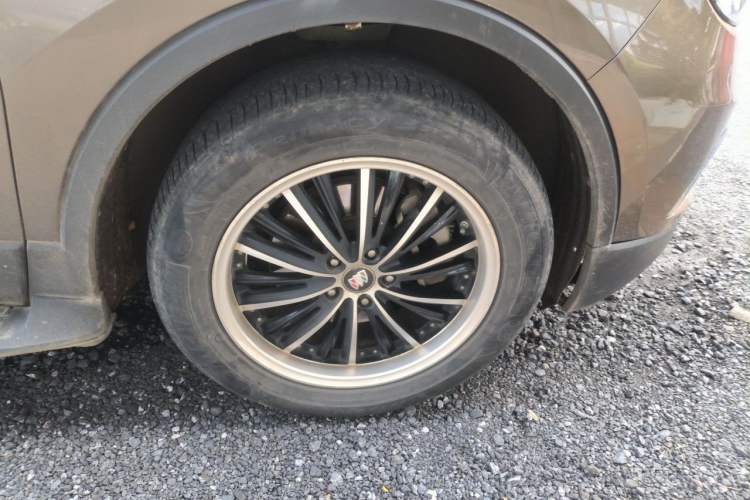 Used Buick Envision 2014 28T Four-Wheel Drive Elite Model Right Front Wheel Hub