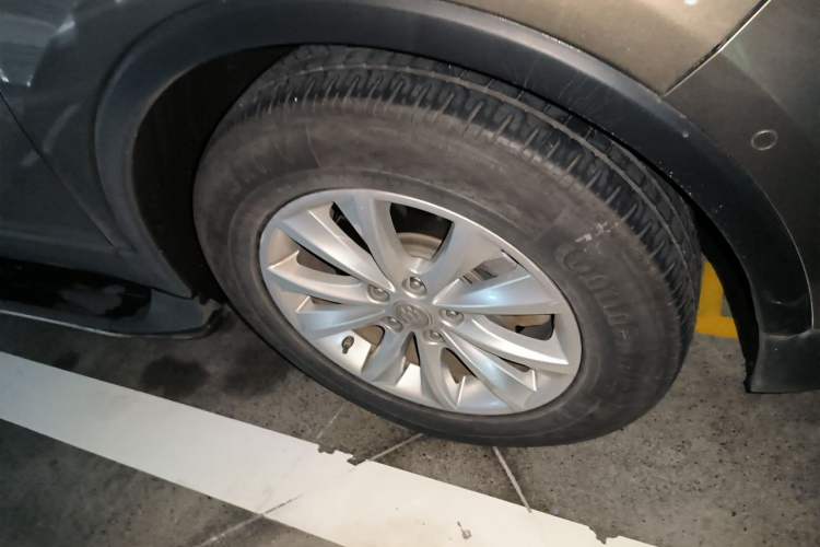 Used Buick Envision 2014 28T Four-Wheel Drive Luxury Model Right Front Wheel Hub