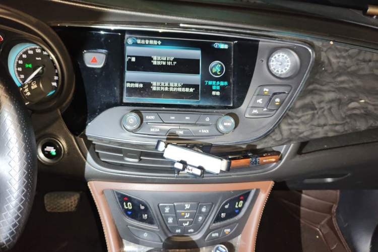 Used Buick Envision 2014 28T Four-Wheel Drive Luxury Model Audio And AC Panel
