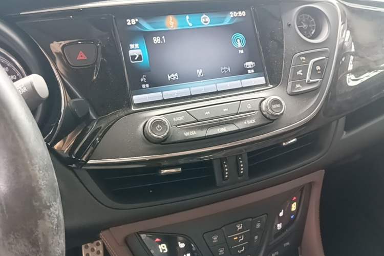 Used Buick Envision 2014 28T Four-Wheel Drive Luxury Model Audio And AC Panel