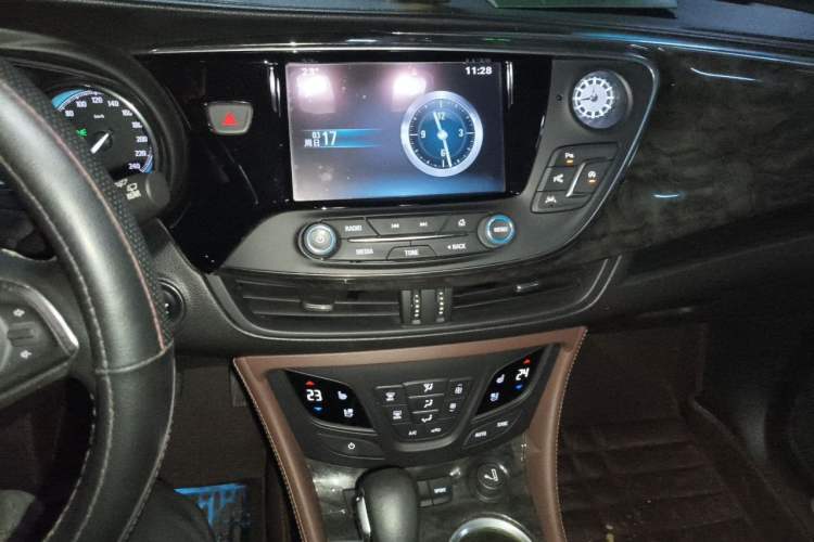 Used Buick Envision 2014 28T Four-Wheel Drive Luxury Model Audio And AC Panel