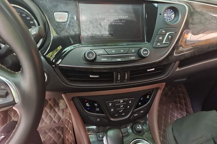 Used Buick Envision 2014 28T Four-Wheel Drive Luxury Model Audio And AC Panel