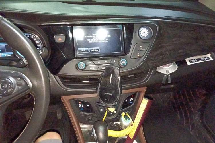 Used Buick Envision 2014 28T Four-Wheel Drive Elite Model Audio And AC Panel