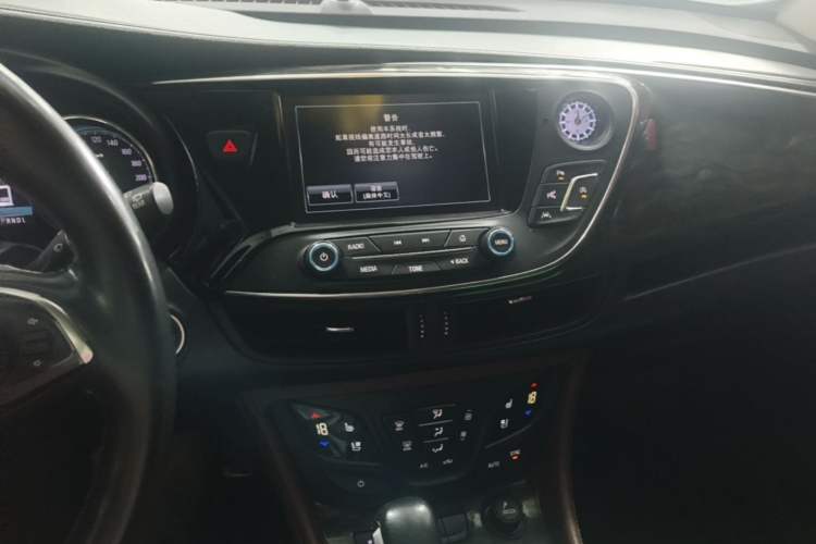 Used Buick Envision 2014 28T Four-Wheel Drive Luxury Model Audio And AC Panel