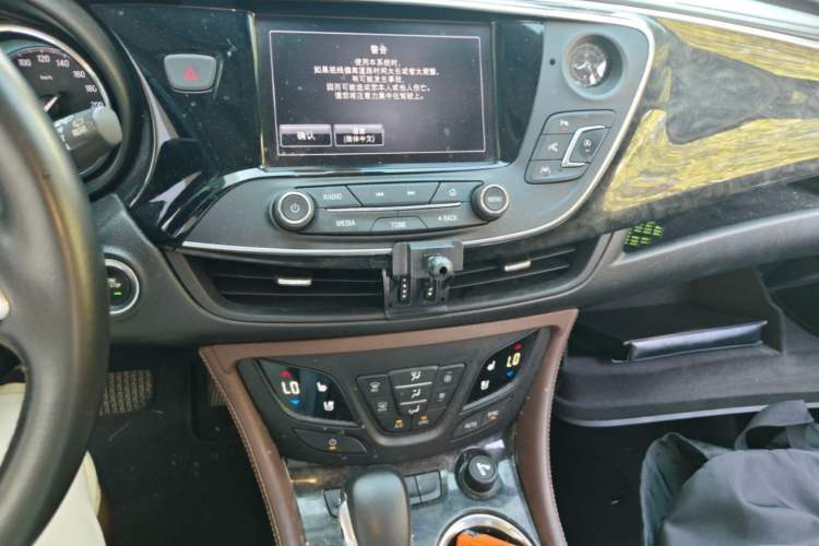 Used Buick Envision 2014 28T Four-Wheel Drive Luxury Model Audio And AC Panel