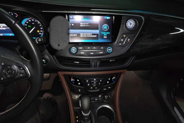 Used Buick Envision 2014 28T Four-Wheel Drive Luxury Model Audio And AC Panel