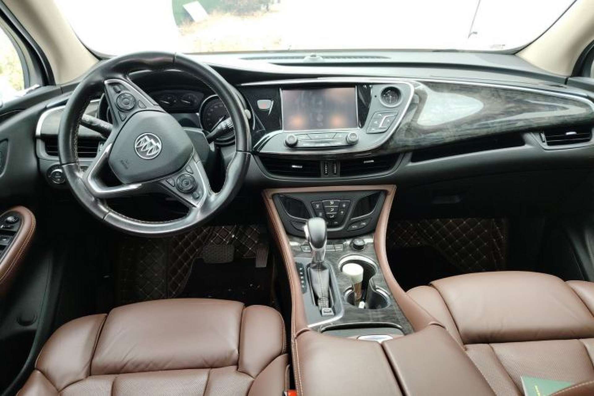 Used Buick Envision 2014 28T Four-Wheel Drive Luxury Model Center Console