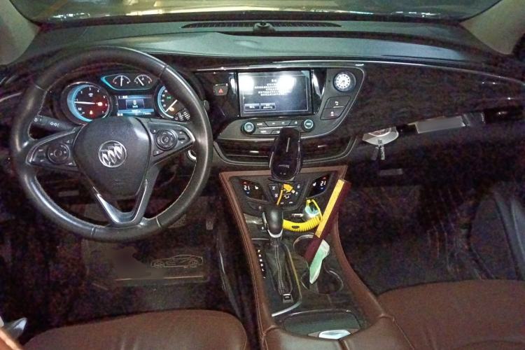 Used Buick Envision 2014 28T Four-Wheel Drive Elite Model Center Console