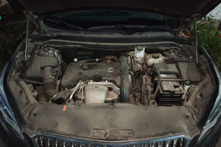 Used Buick Envision 2014 28T Four-Wheel Drive Luxury Model Engine Bay